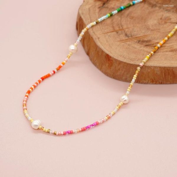 Collares colgantes Perlas de agua dulce hechas a mano con cuentas doradas Joyería con cuentas de cristal Regalo de cumpleaños para mujeres Ropa de moda