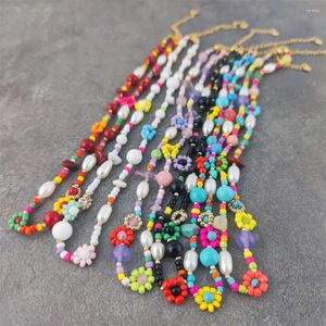 Collares colgantes Collar de perlas hechas a mano para regalos de fiesta femenina con flores de margarita salvaje s. cadena de cinta de arroz de arroz al por mayor