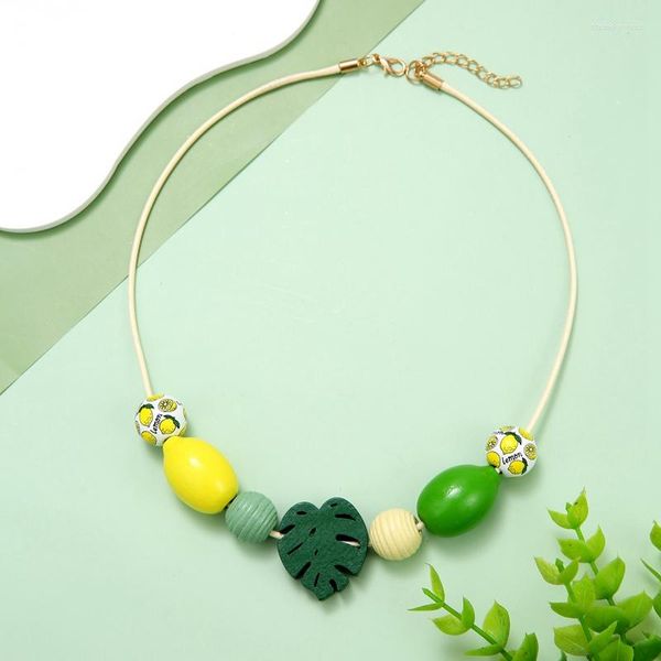 Collares colgantes Hecho a mano Vintage Declaración de madera Collar de babero con fruta Limón para mujeres Joyería de fiesta