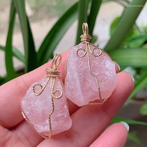 Hanger Kettingen Healing Sieraden Natuursteen Slinger Onregelmatige Rock Pink Quartz Hangers Voor Vrouwen Wire Wrapped Rose Crystal Pendulo