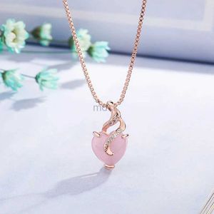 Colliers pendants Collier de coeur Collier pendentif en quartz pour femmes 18 km chaîne en or rose