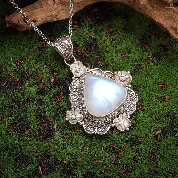 Collares colgantes forma de corazón de corazón blanco luna preciosa