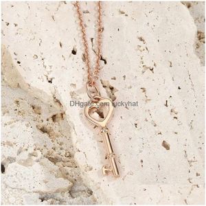 Collares colgantes Key en forma de corazón S925 Sterling Sier Elegant Charm Regalos de joyería de alta calidad para mujeres G230202 Drop entrega DHOY2