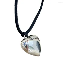 Colliers pendentif coeur petit collier ras du cou matériau en alliage