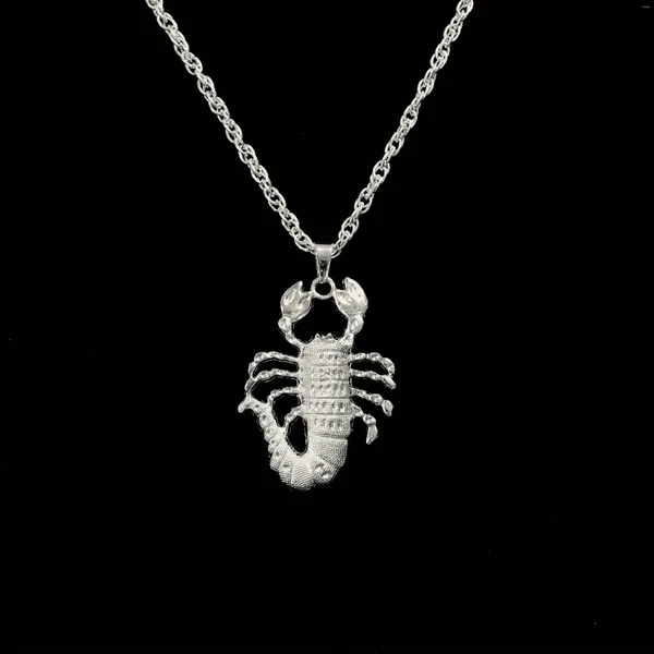 Pendentif Colliers Haut de gamme Scorpion Collier argenté Mode pour hommes Accessoires en métal pour animaux Hip Hop Punk Bijoux Cadeau de fête