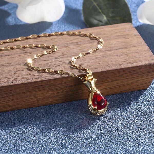 Collares colgantes de alta moda rojo circón cristal afortunado monedero sin desvanecimiento color oro cadena de labios collar de mujer joyería de regalo de cumpleaños femenino