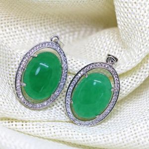 Collares colgantes de alta calidad estilo bohemia verde natural calcedonia jades piedra oval gota mujeres regalo joyería de color plata 18 25 mm B1876