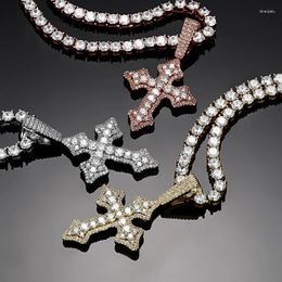 Colliers de pendentif Hip Hop Claw Setting Cz Stone Bling Iced Out Cross Pendants for Men Rappen Bijoux Gift Drop