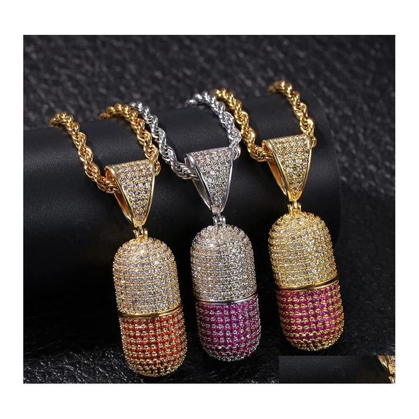 Collares colgantes Hip Hop Colorf Iced Out Forma de píldora abierta Bling Cz Cubic Zirconia Collar para mujeres Hombres Hiphop Joyería Drop Entregar Otncd