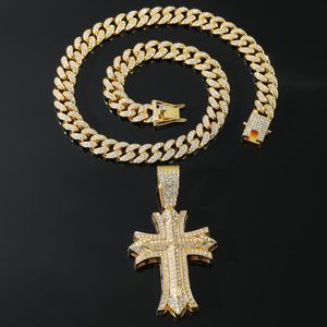 Hip Hop hommes rappeur diamant pendentif collier en or brillant crucifix pendentif carré zircon bijoux boîte de nuit accessoire pull clavicule cubain