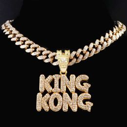 Collares colgantes Hiphop Iced Out King Kong Carta Collar Mujeres Hombres Miami Cuban Link Cadena Masculina Moda Rock Declaración Joyería