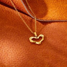 Colliers pendants Collier de plie coeur creux pour femmes plaquettes en acier inoxydable couloir vintage bijoux faits à la main