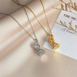 Colliers pendants Collier en forme de sablier Zircone Inlaid dynamique Chaîne de la chaîne de mode Bijoux accessoires de fête