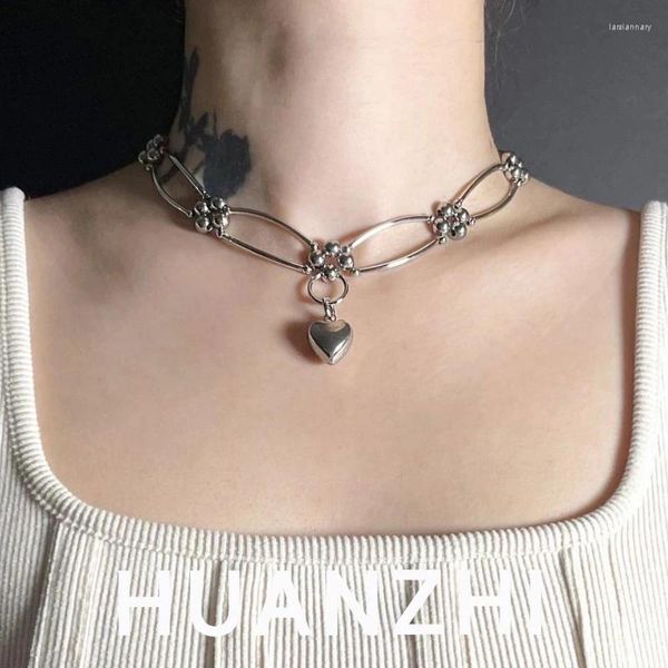 Collares colgantes HUANZHI Collar de curva de amor simple Y2K Color plata Metal Pequeña bola Gargantilla Cadena de clavícula Joyería encantadora para mujeres