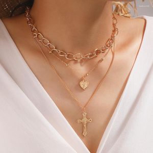 Colliers pendentifs HuaTang Collier croix en alliage multicouche personnalisé et à la mode pour les femmes avec clavicule en métal d'avatar de coeur de pêche rétro