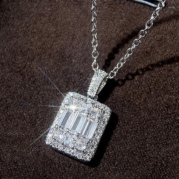 Pendentif Colliers Huitan Mode Simple Carré En Forme De Collier Plein Pavé Étincelant CZ Pierre De Luxe Accessoires De Mariage Bijoux Pour Femmes