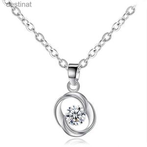 Pendentif colliers Huitan fleur en forme de pendentif collier pour femmes couleur argent cristal cubique zircone esthétique femme collier de mariage bijouxL242313