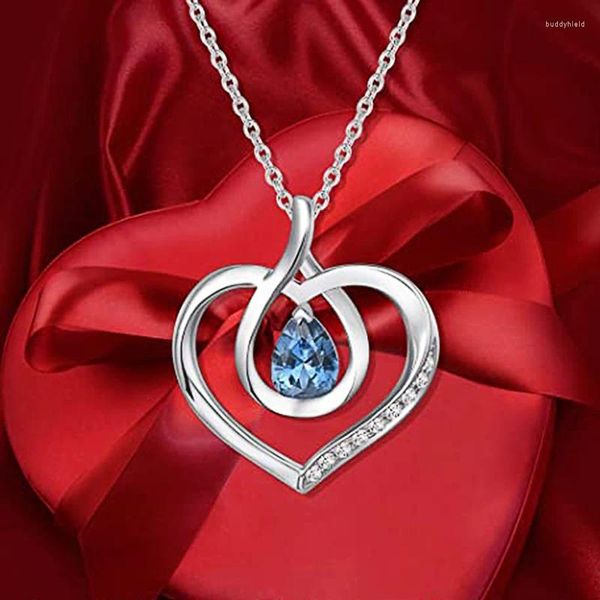 Pendentif Colliers Huitan Ly Conçu Femmes Collier Pour Fiançailles De Mariage De Luxe Solitaire Waterdrop Bleu CZ Bijoux De Mode