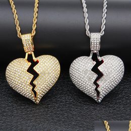 Hangende kettingen Iced Out Out Broken Heart Designer Unisex Bling Crystal Rhinestone Charm Gold Sier Chain Hip Hop Necklace Drop Dhgarden Dhwjh