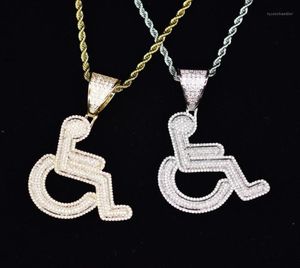 Hangende kettingen Iced Out Uit gehandicapte rolstoel Logo ketting Goud zilveren kleur bling cz crystal hiphop rapper keten voor mannen dames9765824