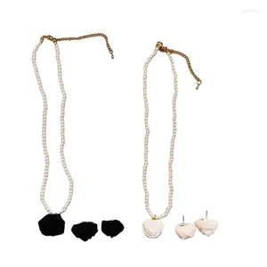 Hangertjes kettingen Imitatieparels Ketting Bloemen Choker Nekketting Prachtige Zwart/Witte Rozen Oorbellen Accessoire Cadeau Voor Verjaardagen Drop