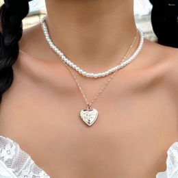 Hanger Kettingen IngeSight. Z Dubbellaags Gesneden Perzik Hart Ketting Voor Vrouwen Elegante Witte Imitatie Parel Kralen Choker