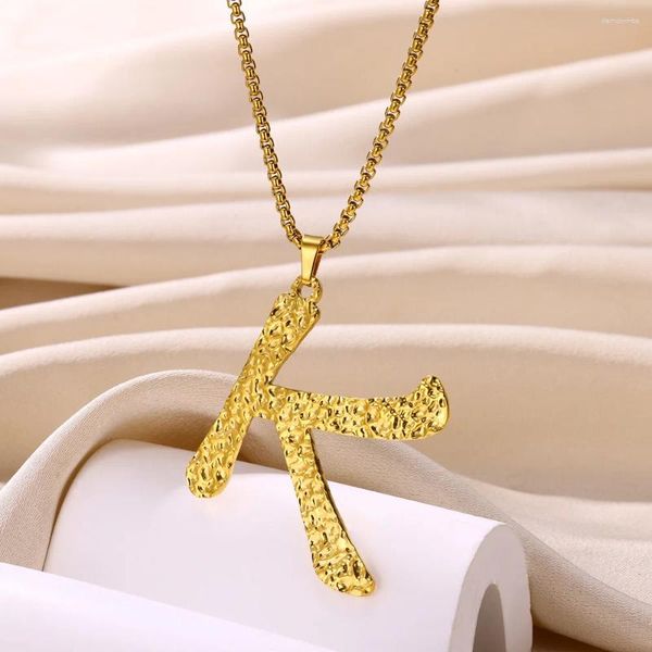 Collares colgantes Letra inicial A-Z para mujer Hombre Aceros inoxidables Color oro Alfabeto Collar Joyería delicada Cadena de cuentas