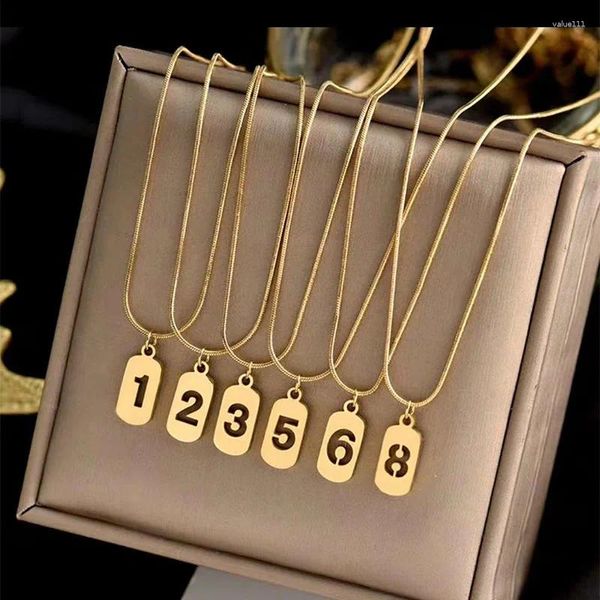 Pendentif Colliers INS Lucky Number Collier Gold Couleur Acier inoxydable Lien Chaîne Niche Design Light Luxe Tempérament Simple Clavicule