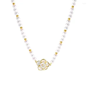 Pendentif Colliers Ins Online Celebrity Camellia Pearl Collier Femme Sens de haute qualité du tempérament de luxe Chaîne de clavicule d'épices françaises