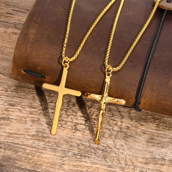 Pendentif Colliers Jésus Christ Croix Collier pour hommes en acier inoxydable Crucifix catholique religieux prière bijoux femmes cadeaux en gros