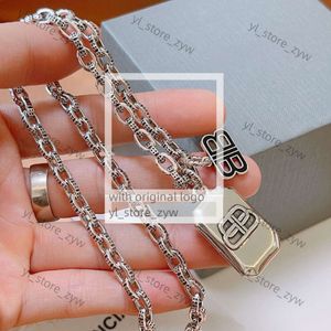 Hangende kettingen sieraden bb oorbellen nieuwe dubbele letter volledige diamant dikke ketting ketting dames licht luxe beroemdheden hoogwaardige geavanceerde zin van hoge kwaliteit geavanceerd zin