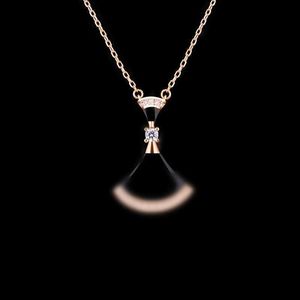Colliers pendants bijoux personnalisé rose or petit collier de jupe à aiguille chalcédoine blanc fritillaria incravée de diamant Collarbonel2404