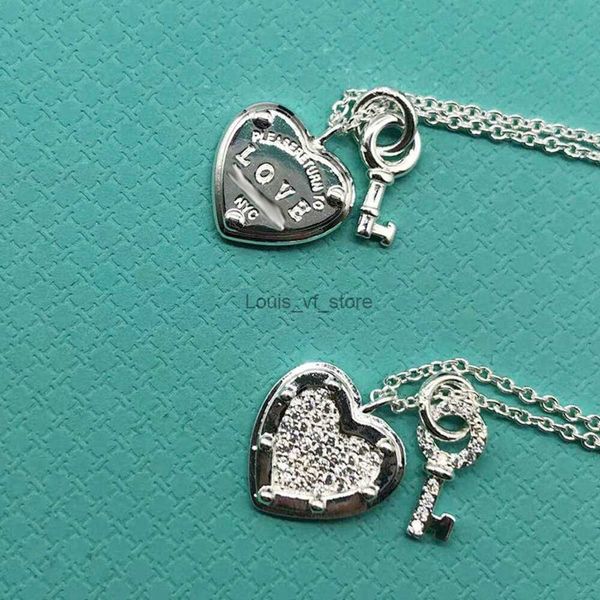 Collares colgantes Diseñador de joyas t S925 Plata esterlina Amor Diamante Corazón Marca Pequeño Collar de llave Platino Cadena de clavícula Luz de lujo Cerradura H24227