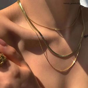 Colliers pendants kalung rantai emas wanita seksi lapisan ular tipis herryingbone berlapis ba tahan karat grattis noda 230907