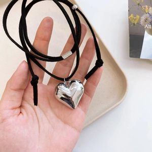 Pendentif Colliers Corée Longue Corde Coeur Collier Femmes Ras Du Cou Style Gothique Noir Punk Collier Pour Fille Streetwear Chocker Y08E