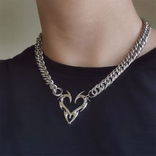 Pendentif Colliers Mode Coréenne Punk Creux Flamme Amour Coeur pour Hommes Femmes Minimaliste Rock Collier Ras Du Cou Cool Y2k Bijoux 230630