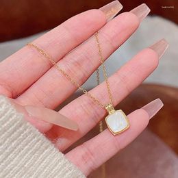 Anhänger Halsketten Koreanische Retro Quadrat Kleine Gold Farbe Halskette Für Frauen Titan Stahl Elegante Schlüsselbein Kette Datum Schmuck