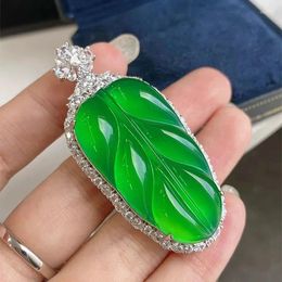 Pendentif Colliers Ky2023 Collier de feuilles naturelles à la mode avec des branches dorées élégantes et des feuilles de jade pour femmes style français cool