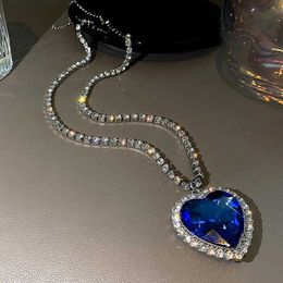 Hangende kettingen grote kristal hartvormige hanger ketting geschikt voor vrouwen alle diamanten ketting titanic oceaan hart blauw hart voor altijd liefde s2452599 s2