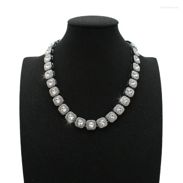 Pendentif Colliers Grandes perles de verre carrées ras du cou strass chaîne de cou hip hop inspiré chaîne de clavicule bijoux pour individu à la mode