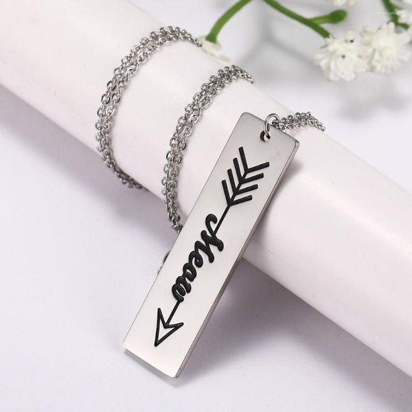 Pendentif Colliers Dernière Lettre En Acier Inoxydable Gravée Inspirational Bar Collier Personnalité Meaw Mot Flèche Personnalisé