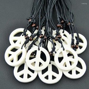 Pendentif Colliers Lot 12pcs Cool Hommes Femmes Blanc Imitation Os Résine Signe De Paix Charmes Pendentifs Collier Cadeau