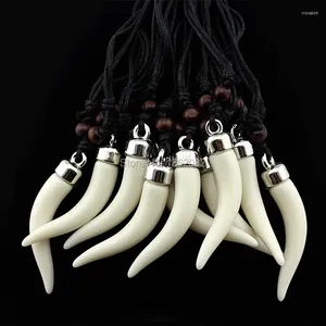 Pendentif Colliers Lot 12pcs Imitation Yak Bone Wolf Dent Collier Acrylique Éléphant Dents Amulette Hommes Femmes Bijoux MN580