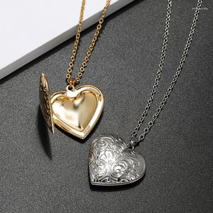 Pendentif Colliers Love Relief Motif Sweet Peach Heart Chain Collier pour femme Ouverture et fermeture en forme de boîte cadeau