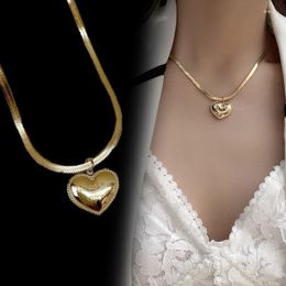 Pendentif Colliers Love You More Lettre Collier en forme de coeur pour femmes Lumière Luxueuse Chaîne ronde noire Titane Acier Bijoux Cadeaux
