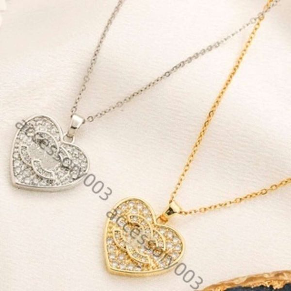 Colliers pendants Lucky Elephant Choker Carton Carton Aneil inoxydable Charme Pendante Femme Sœur Sœur Couple Collier Collier Gol