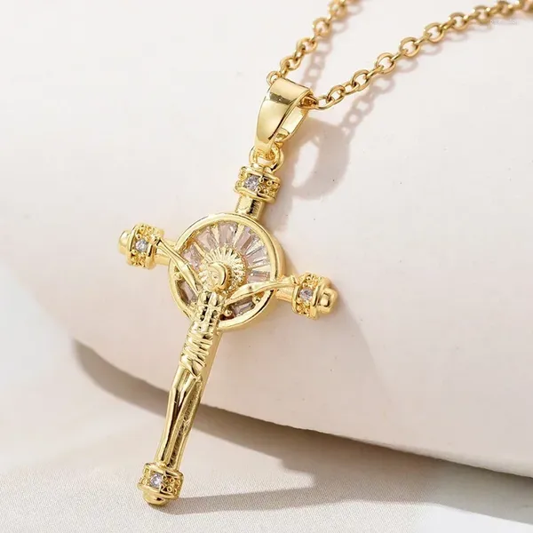 Pendentif Colliers Luxueux Incrusté Zircone Croix Collier Christian Religieux Vintage Bijoux Cadeau De Vacances Pour Hommes Femmes