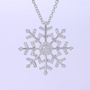 Hanger Kettingen Luxe Leuke Verzilverde Sneeuwvlok Voor Vrouwen Glans CZ Steen Inlay Mode-sieraden Kerstfeest Geschenken