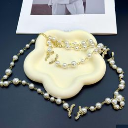 Colliers pendants concepteur de luxe Double lettre chaîne de pull longue 18k plaque à orage cristallin collier de perle féminin