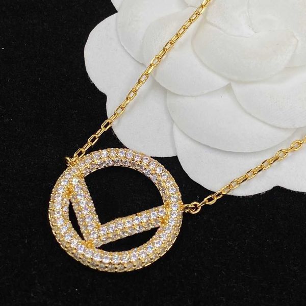 Pendentif Colliers Luxurys Designers Colliers Plaqué Or En Acier Inoxydable Mode Femmes Collier Pendentif Accessoires De Mariage Boutique Bijoux 2307134BF 240302